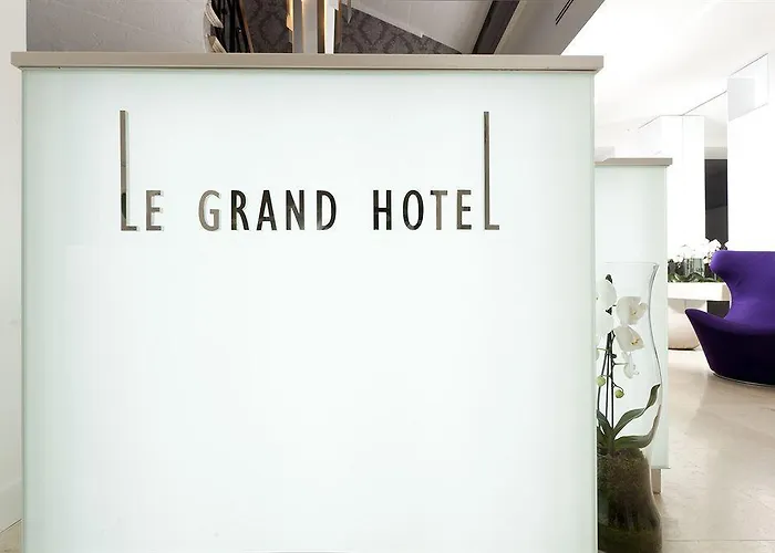 Le Grand Grenoble, Bw Premier Collection By Western グルノーブル