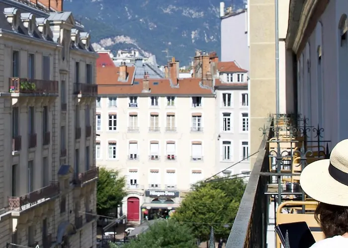 Le Grand Grenoble, Bw Premier Collection By Western