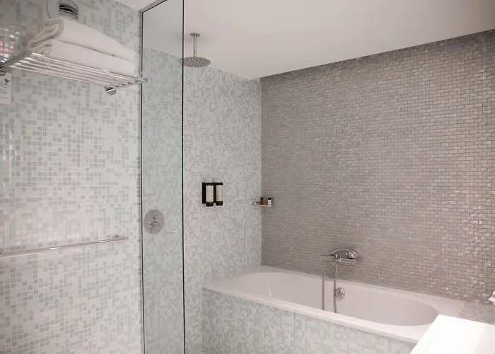 Le Grand Grenoble, Bw Premier Collection By Western 4*