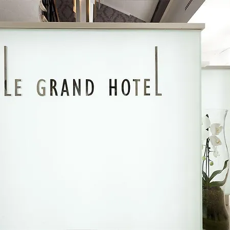 Le Grand Grenoble, Bw Premier Collection By Western Гренобль