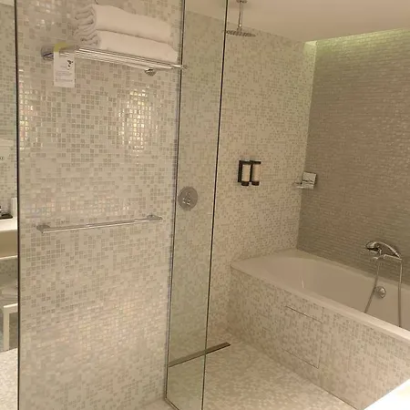 Le Grand Grenoble, Bw Premier Collection By Western Готель 4*