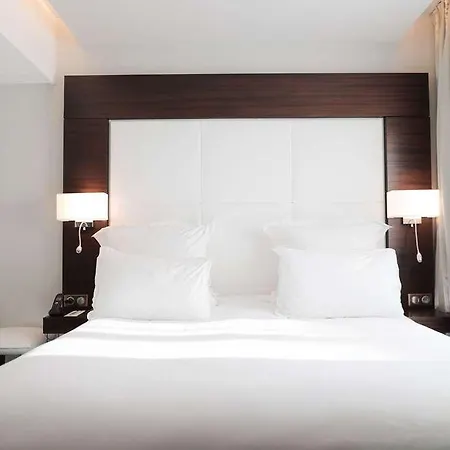 Le Grand Grenoble, Bw Premier Collection By Western