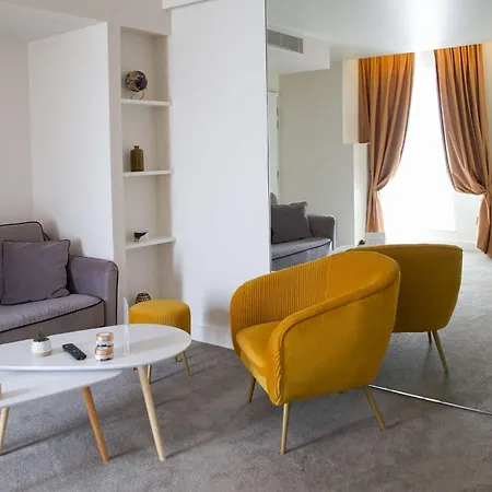 Le Grand Grenoble, Bw Premier Collection By Western מלון