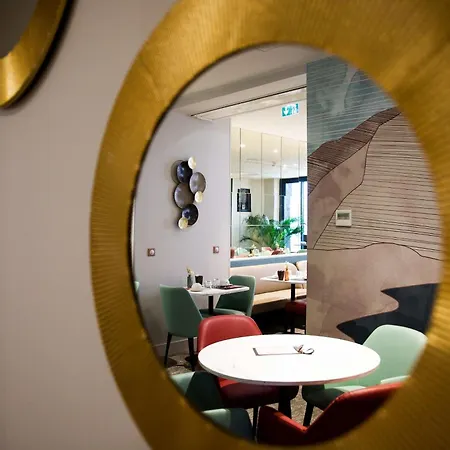 Le Grand Grenoble, Bw Premier Collection By Western