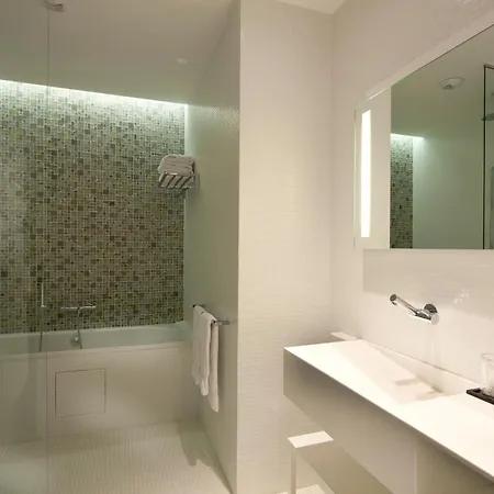 Le Grand Grenoble, Bw Premier Collection By Western מלון 4*
