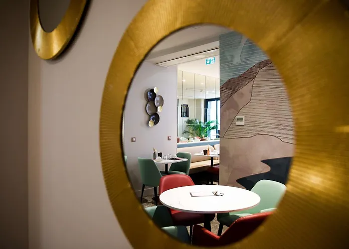 Le Grand Grenoble, Bw Premier Collection By Western