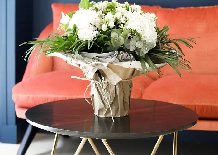 Le Grand Grenoble, Bw Premier Collection By Western Grenoble