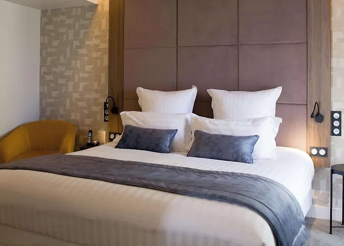 Le Grand Grenoble, Bw Premier Collection By Western Grenoble