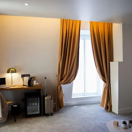 Le Grand Grenoble, Bw Premier Collection By Western Grenoble