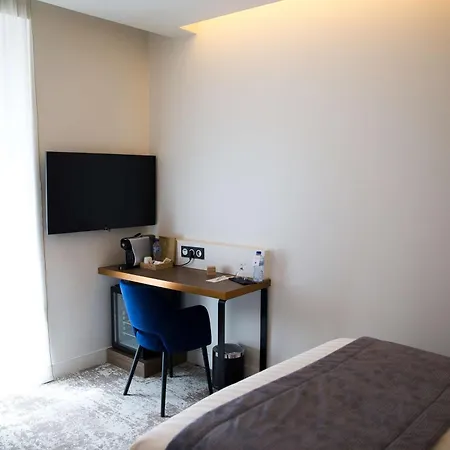 Le Grand Grenoble, Bw Premier Collection By Western Grenoble