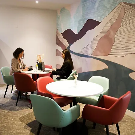 Le Grand Grenoble, Bw Premier Collection By Western